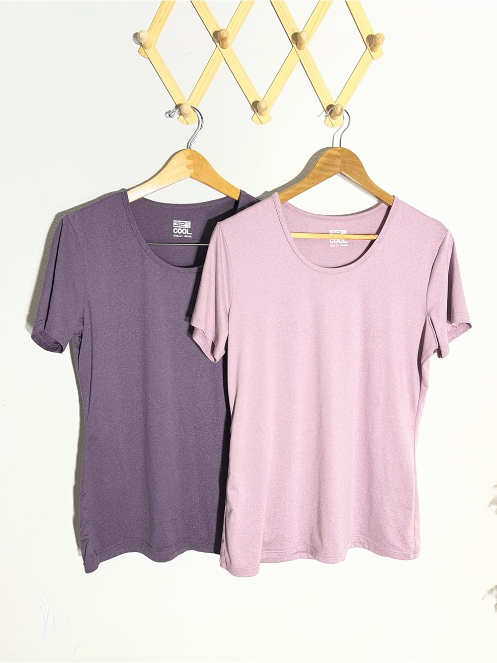 32 DEGREE • set of two “cool” shirts in dark and light purple